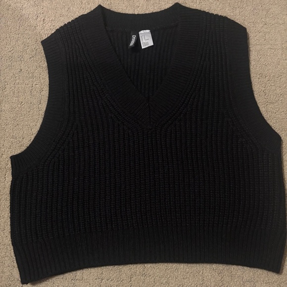 H&M Tops - H&M black knit vest